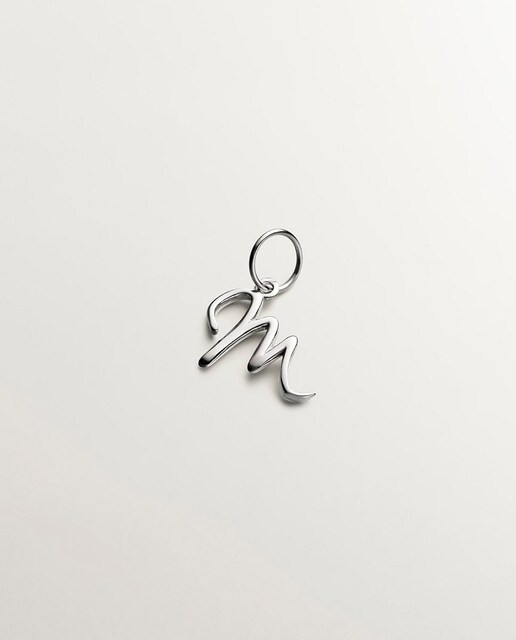 Imagen 0 de Charm de plata con inicial M