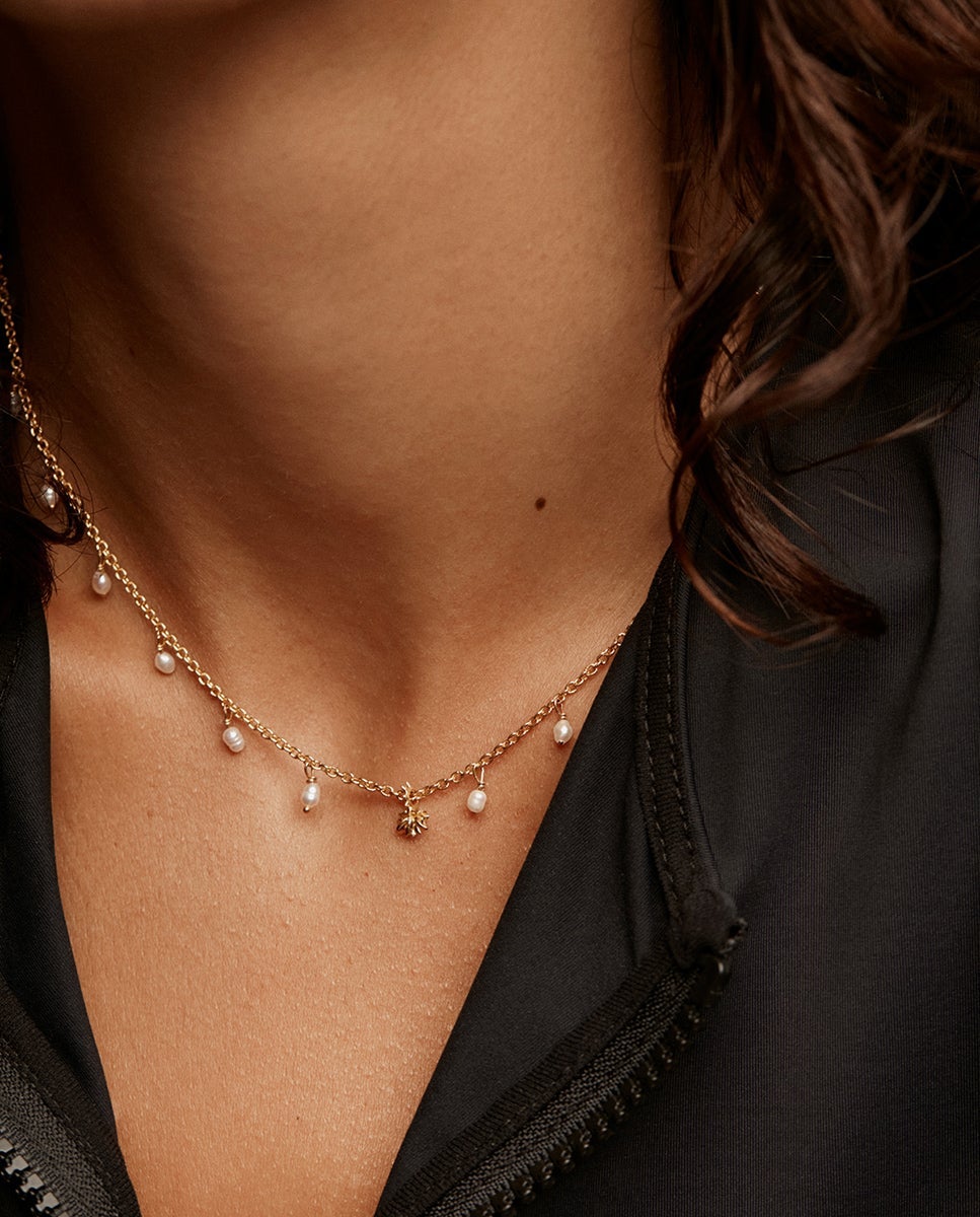 Cadena con colgante de plata 925 bañada en oro amarillo de 18k con perlas de río y flor de loto - Aristocrazy - Blanco Blanco-2