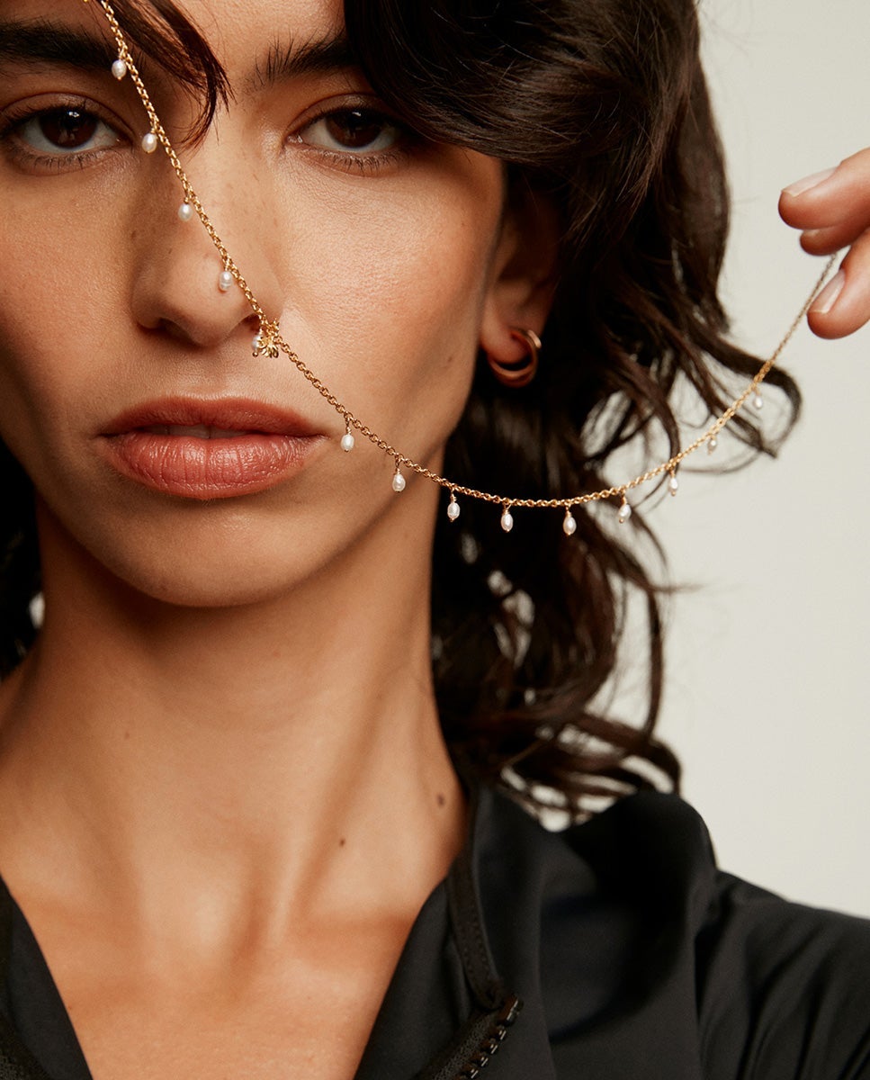 Cadena con colgante de plata 925 bañada en oro amarillo de 18k con perlas de río y flor de loto - Aristocrazy - Blanco Blanco-5