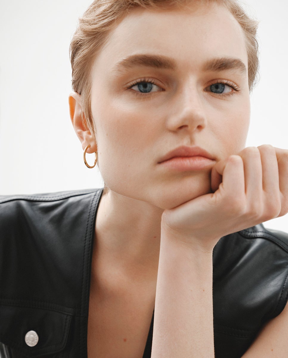 Pendientes de aro medianos de plata 925 bañada en oro amarillo de 18k con relieve y forma irregular - Aristocrazy - Dorado Dorado-2