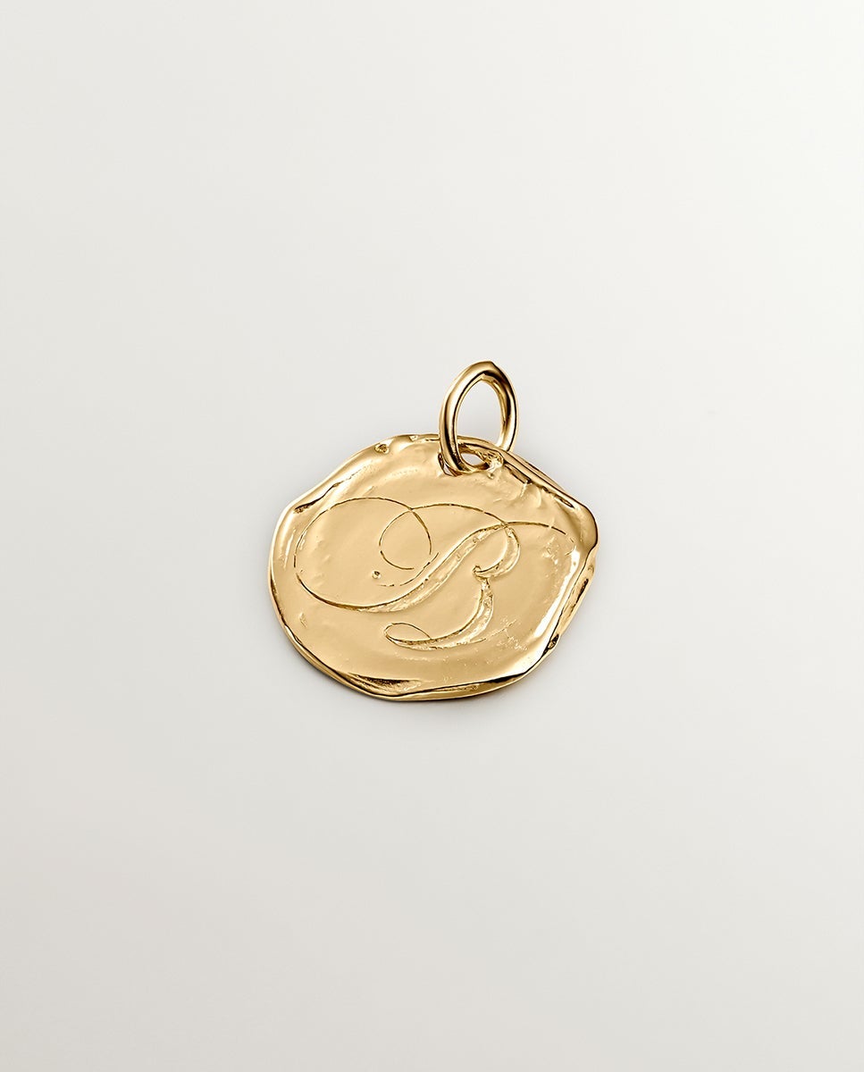 Imagen 0 de Charm artesanal de plata 925 bañada en oro amarillo de 18k con inicial b Oro