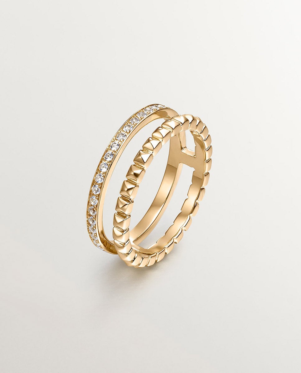 Imagen 0 de Anillo doble de plata 925 bañada en oro amarillo de 18K con relieve y topacios blancos