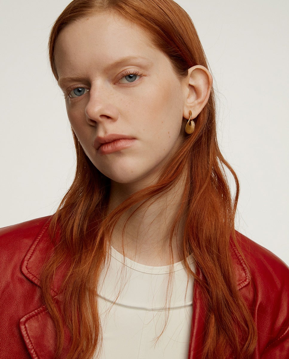 Pendientes de aro medianos de plata 925 bañada en amarillo de 18k con relieve y forma irregular - Aristocrazy - Oro Oro-4