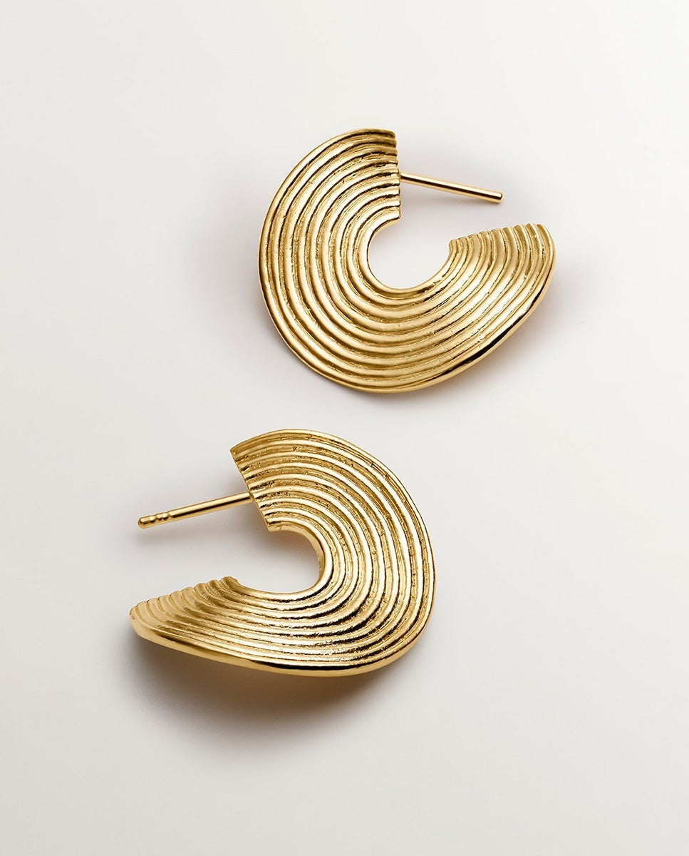 Pendientes de aro medianos de plata 925 bañada en amarillo de 18k con relieve y forma irregular - Aristocrazy - Oro Oro-5