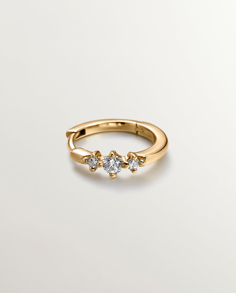 Pendiente individual pequeño de aro de oro amarillo de 18k con triple diamante - Aristocrazy - Blanco Blanco-3