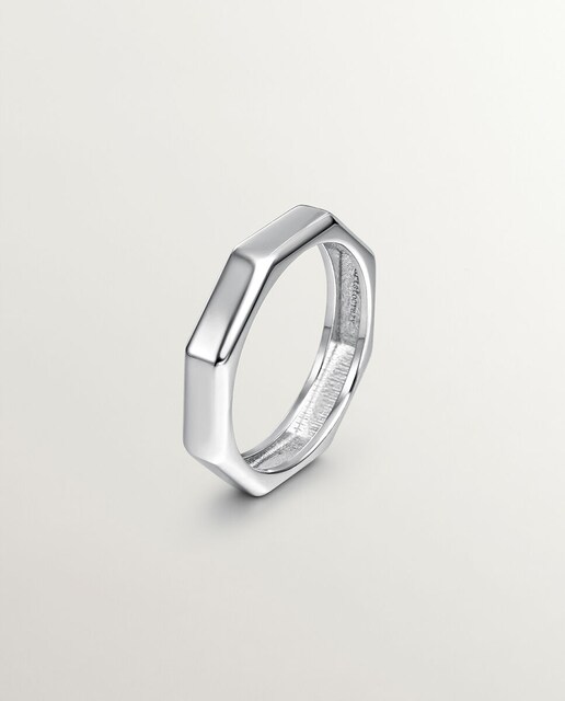 Imagen 0 de Anillo Ohcta de plata con textura geométrica