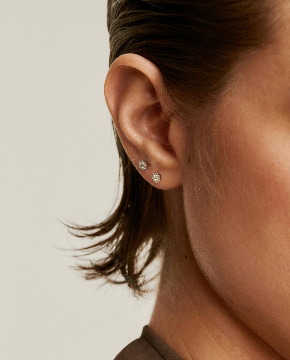 Pendiente individual de oro blanco de 18k con diamante en talla brillante - Aristocrazy - Plata Plata-6