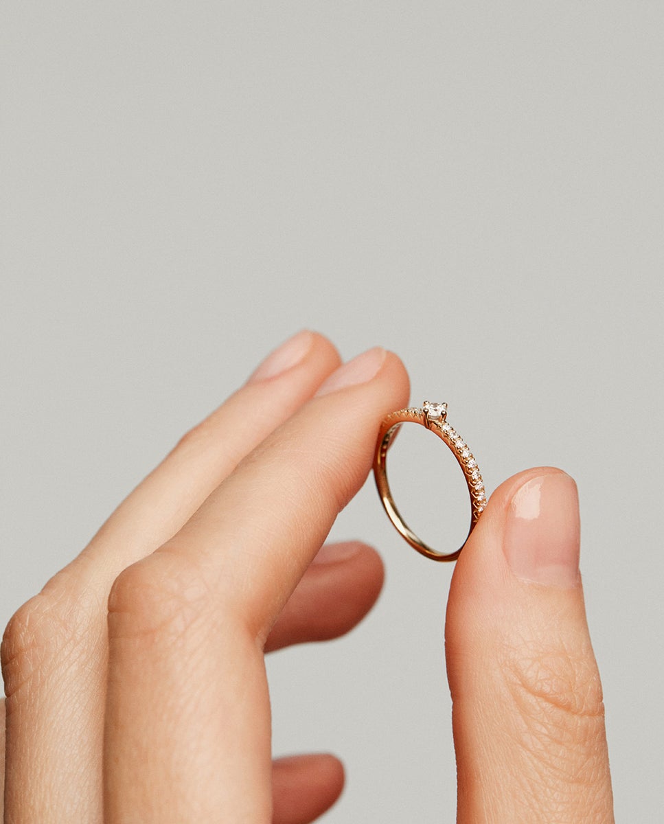 Anillo solitario de oro amarillo de 18k con diamantes - Aristocrazy - Dorado Dorado-2