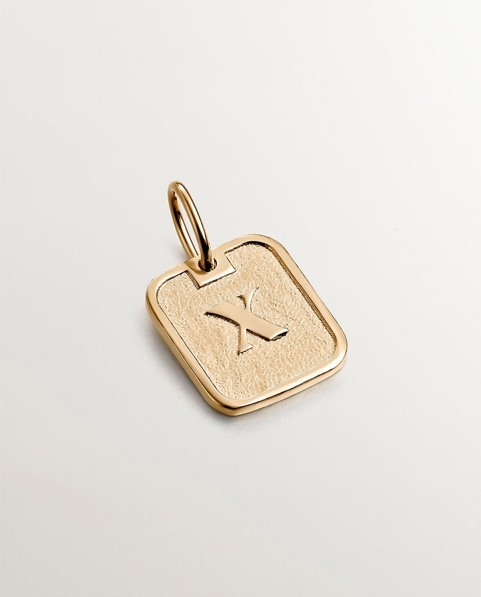 Charm de plata bañada en oro de 18K con número 10 Oro-1