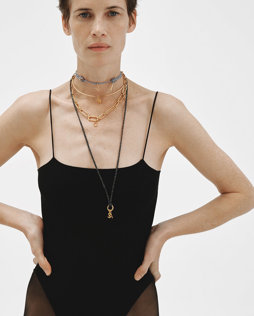 Charm de plata 925 bañada en amarillo de 18k con letra g y motivos de esferas - Aristocrazy - Oro Oro-5