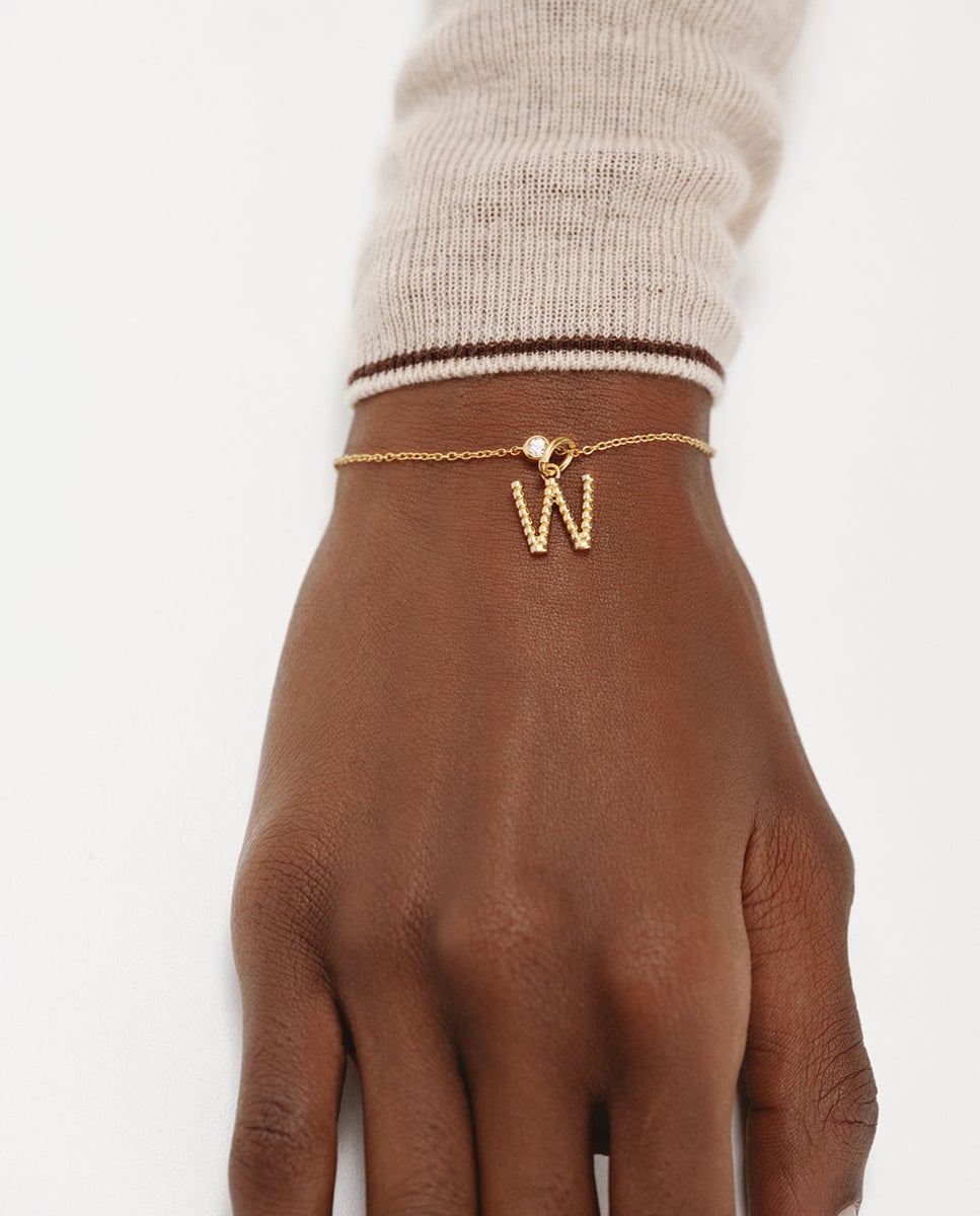 Charm de plata 925 bañada en amarillo de 18k con letra w y motivos de esferas - Aristocrazy - Oro Oro-2