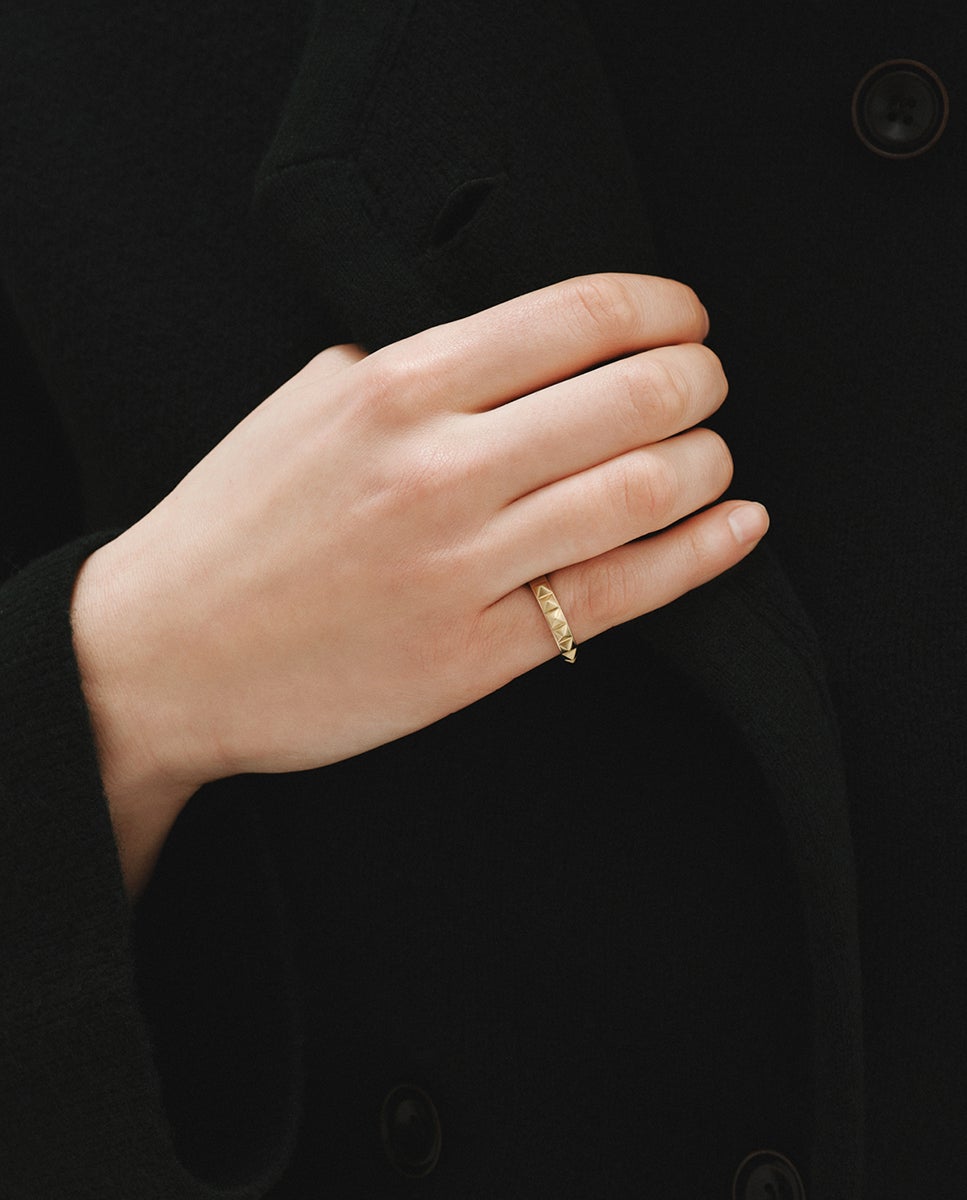 Anillo de plata 925 bañada en oro amarillo de 18k y motivo de tachuelas - Aristocrazy - Dorado Dorado-2