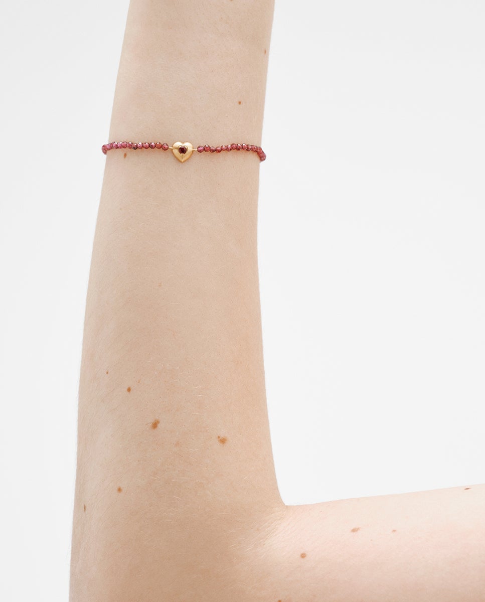 Pulsera de plata bañada en oro amarillo de 18k con cuentas de granates y forma de corazón - Aristocrazy - Granate Granate-2