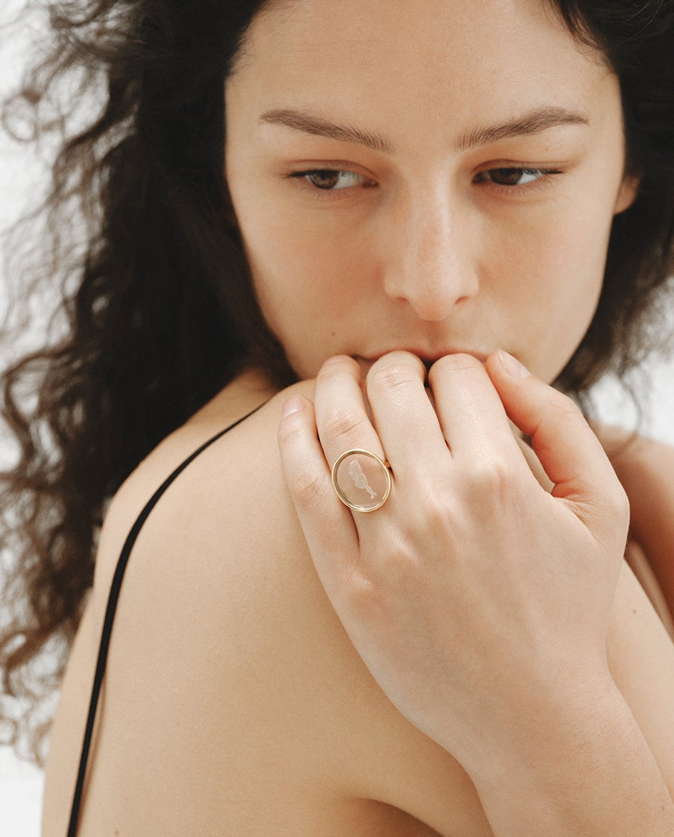 Anillo tipo sello virgo de plata 925 bañada en oro amarillo de 18k y cristal de roca - Aristocrazy - Cristal Cristal-4