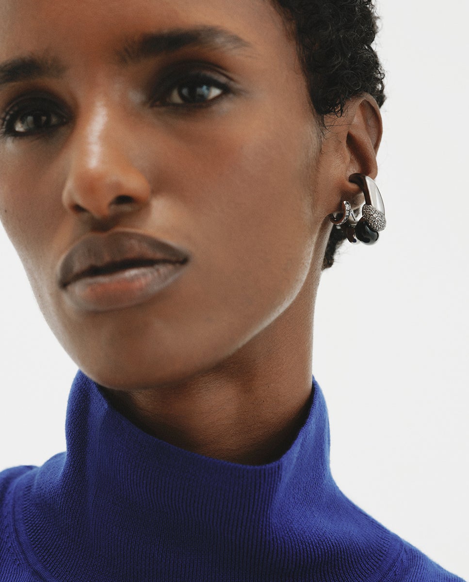 Pendiente earcuff individual de plata 925 con acabado gun metal, topacios blancos y ónix - Aristocrazy - Negro Negro-5