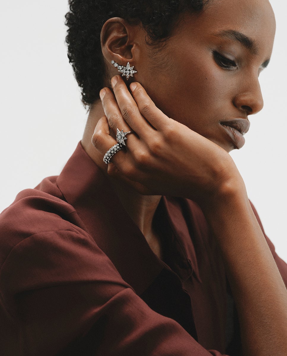 Imagen 6 de Anillo en forma de tubo con cristales - Aristocrazy - Negro Negro