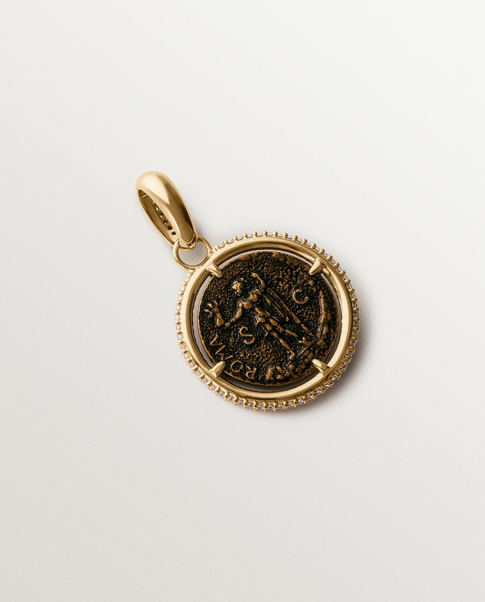 Charm bañado en oro amarillo de 18k con moneda - Aristocrazy - Dorado Dorado-1