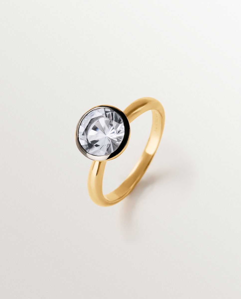 Imagen 0 de Anillo bicolor de plata 925 bañada en oro amarillo de 18k con topacios blancos Negro