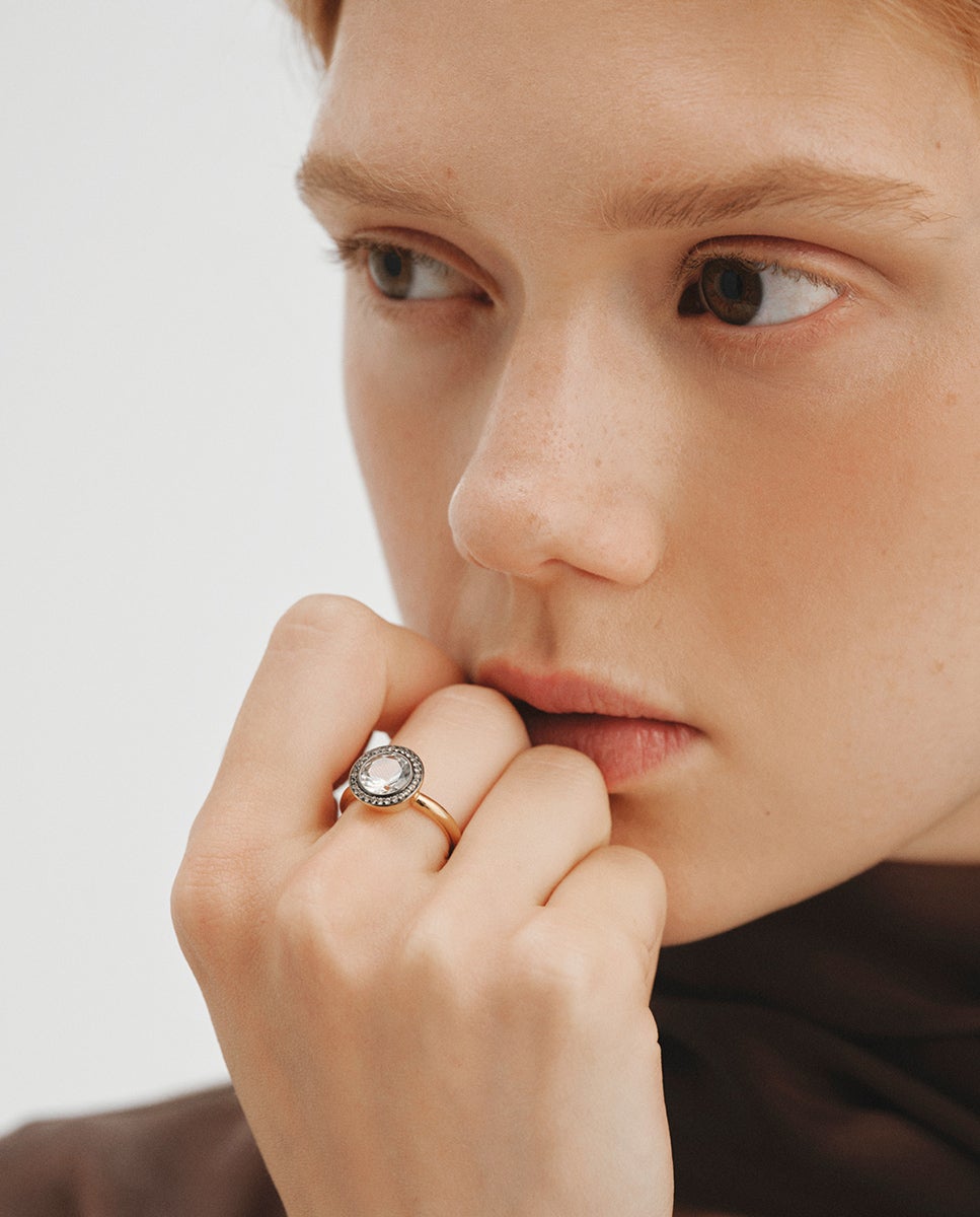 Anillo bicolor de plata 925 bañada en oro amarillo de 18k con topacios blancos - Aristocrazy - Negro Negro-2