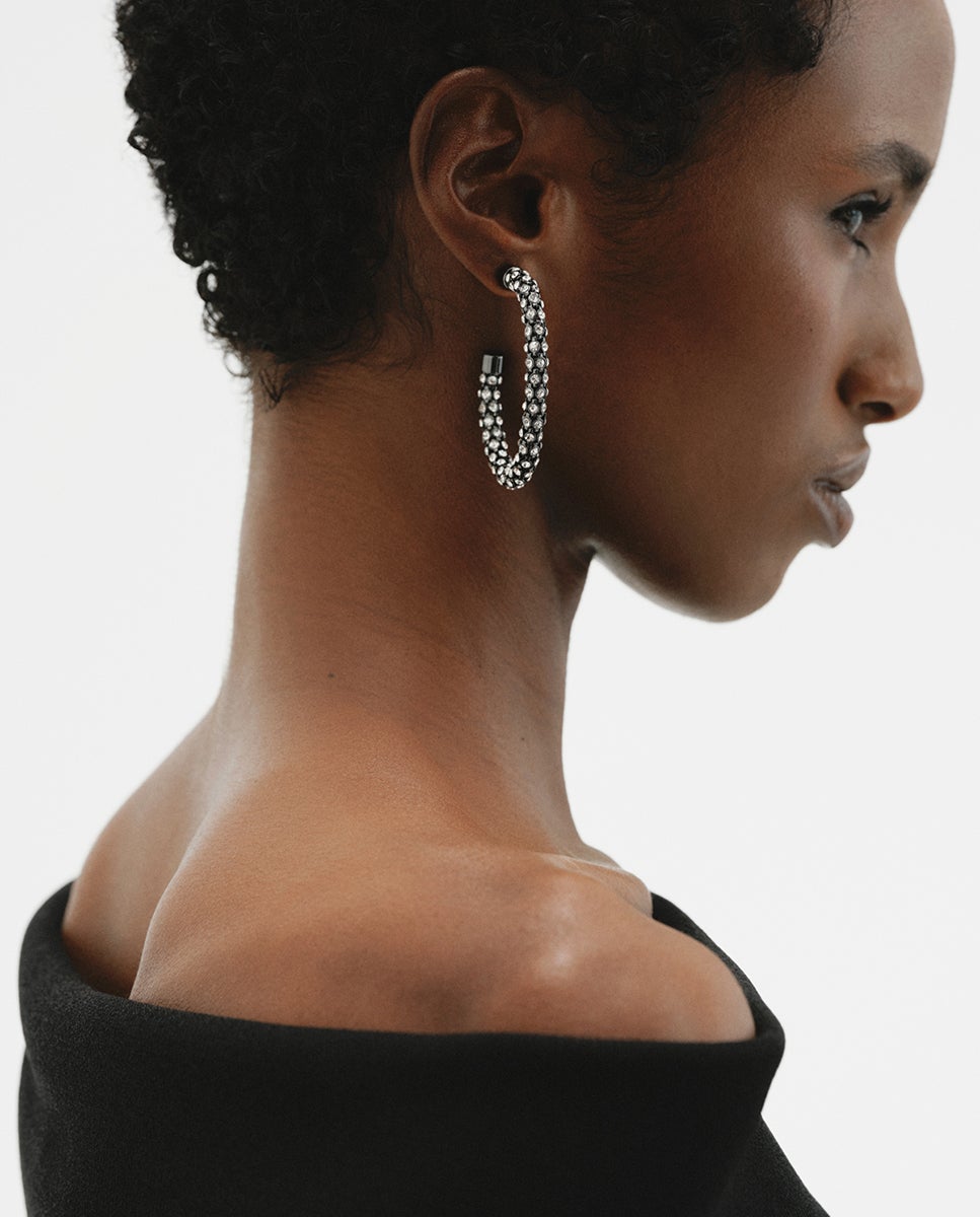 Imagen 2 de Pendientes de aro en forma de tubo con cristales - Aristocrazy - Negro Negro