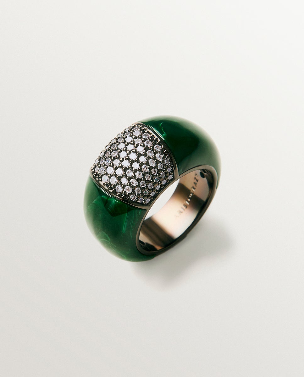 Imagen 0 de Anillo abombado con resina verde y cristales Plateado