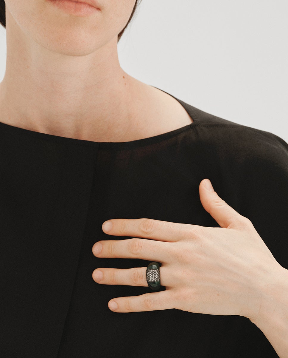 Anillo abombado con resina verde y cristales - Aristocrazy - Plateado Plateado-4