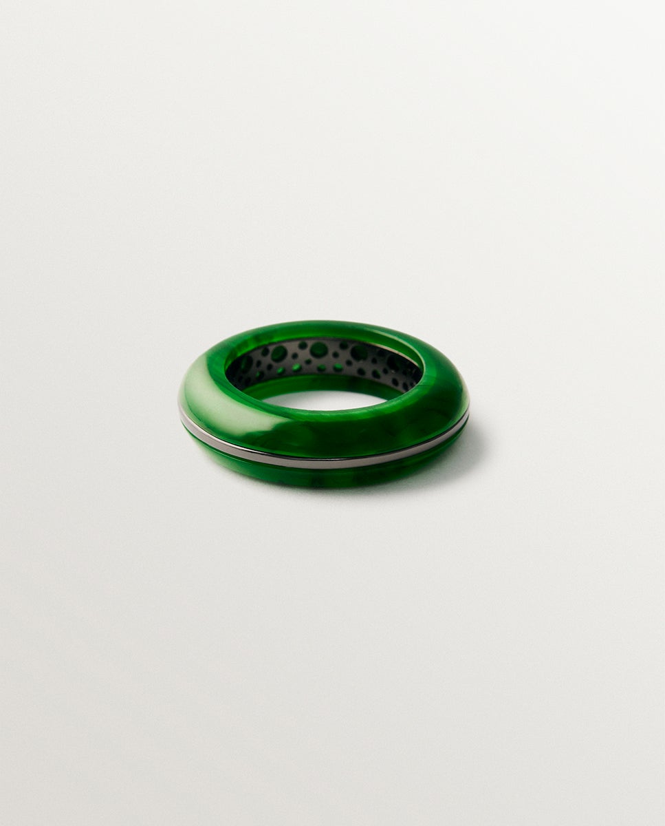 Anillo grueso con resina verde y efecto gunmetal - Aristocrazy - Plateado Plateado-2