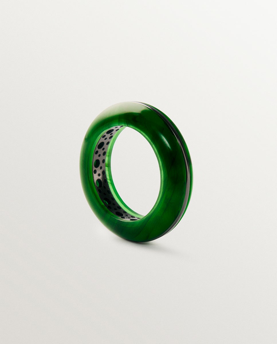 Anillo grueso con resina verde y efecto gunmetal - Aristocrazy - Plateado Plateado-3
