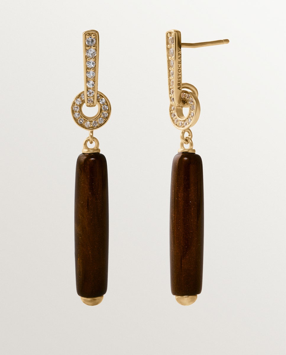 Pendientes largos bañados en oro amarillo de 18k con efecto cepillado, resina marrón y cristales - Aristocrazy - Dorado Dorado-2