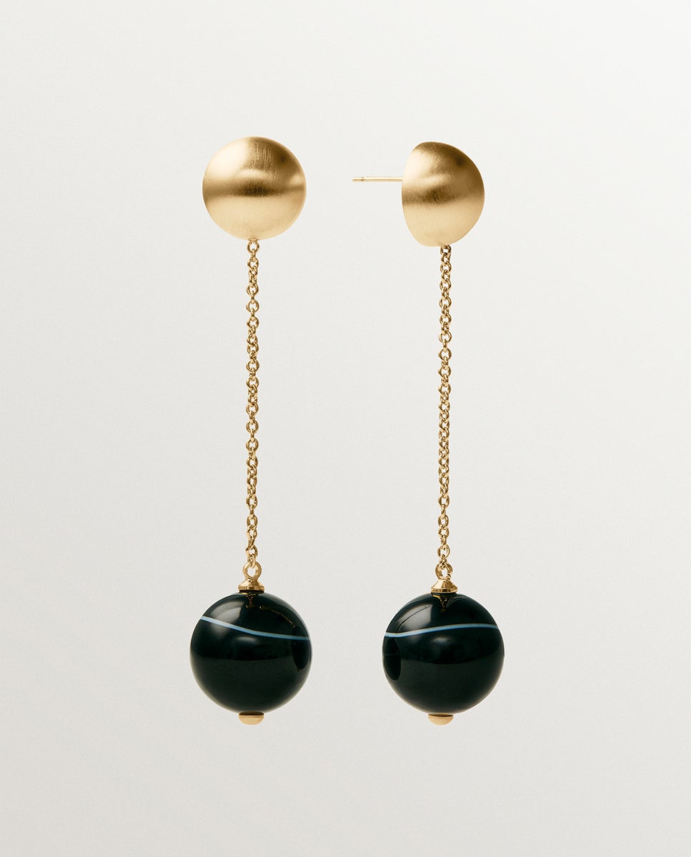 Pendientes largos bañados en oro de 18k con efecto cepillado, ágata negra y motivo de esferas - Aristocrazy - Negro Negro-1