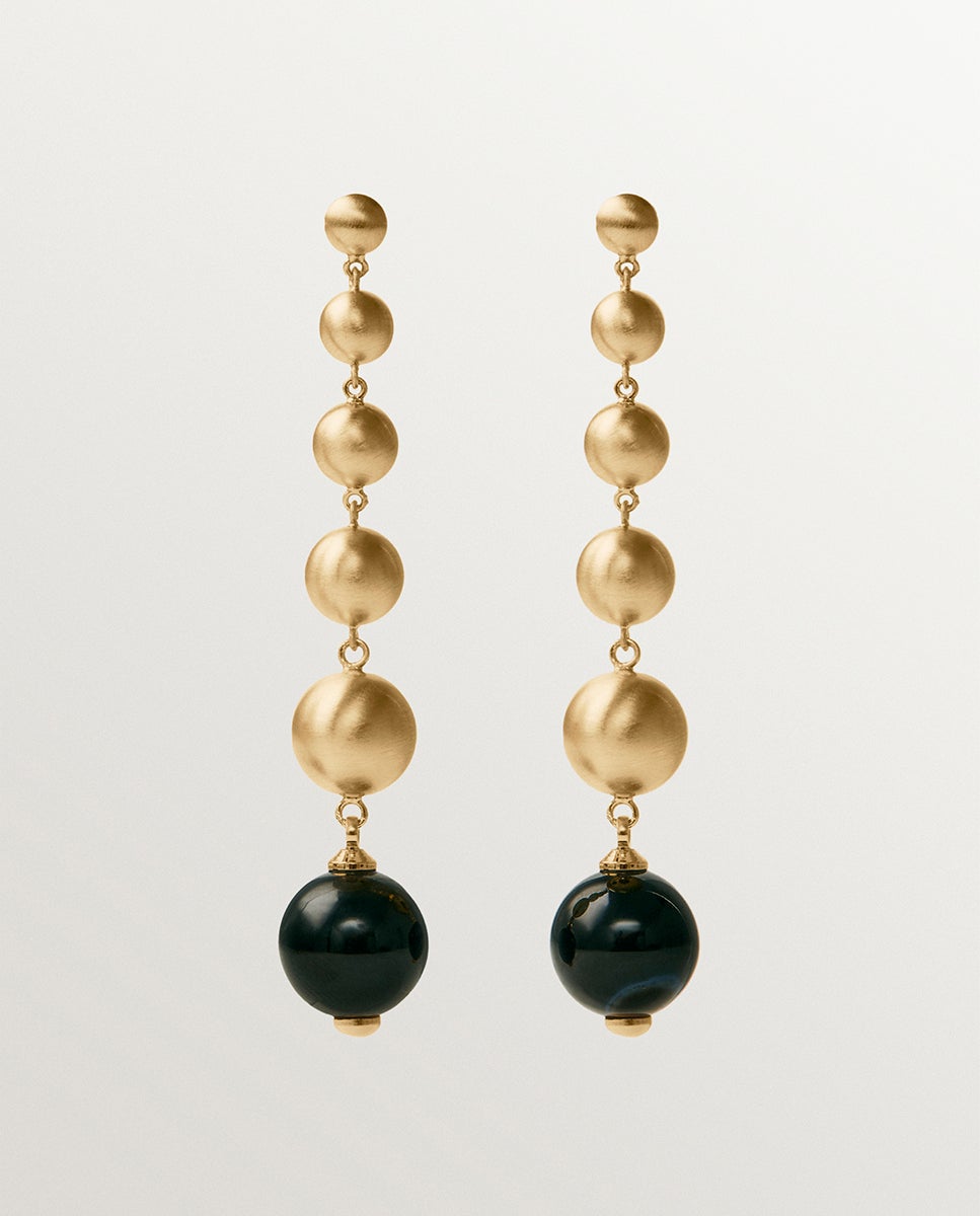 Pendientes largos bañados en oro de 18k con efecto cepillado, ágata negra y motivos de esferas - Aristocrazy - Negro Negro-1