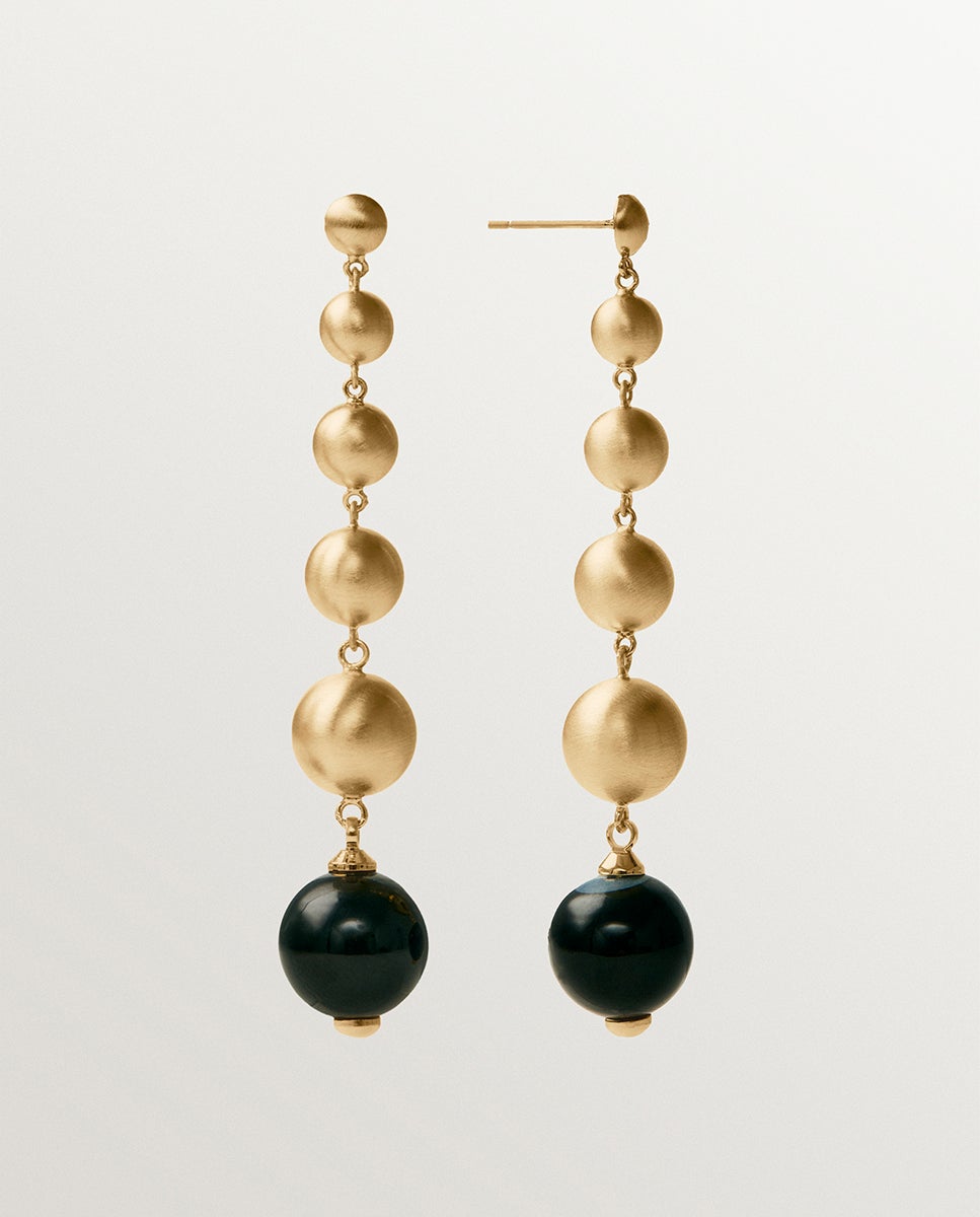 Pendientes largos bañados en oro de 18k con efecto cepillado, ágata negra y motivos de esferas - Aristocrazy - Negro Negro-3