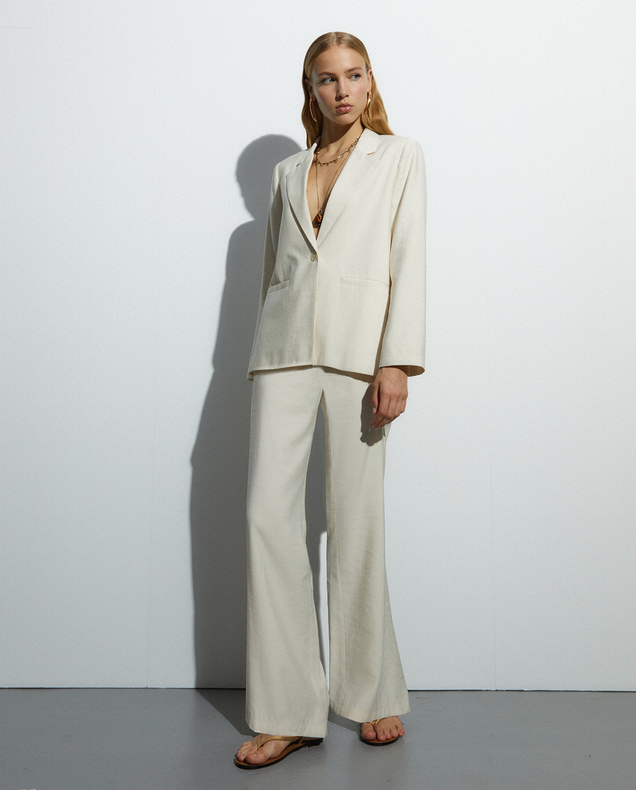Andam - Pantalón de mujer efecto campana.
