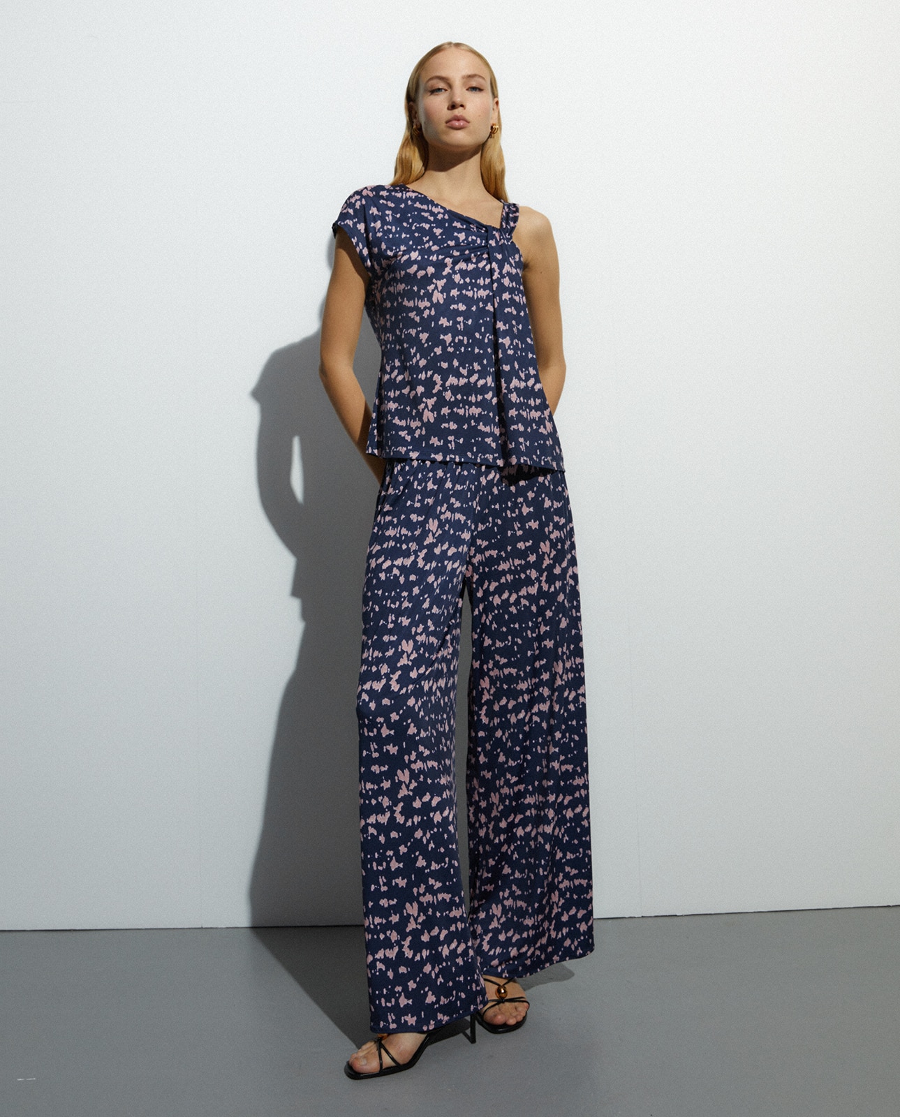 Andam - Camiseta de mujer sin mangas estampada.