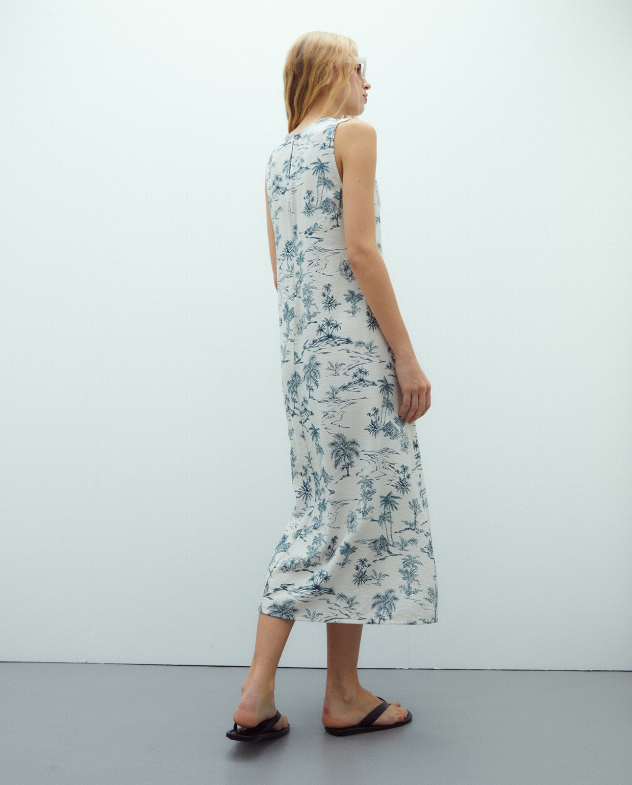 Vestido midi estampado cuello redondo sin mangas - Andam - Crudo Crudo-3