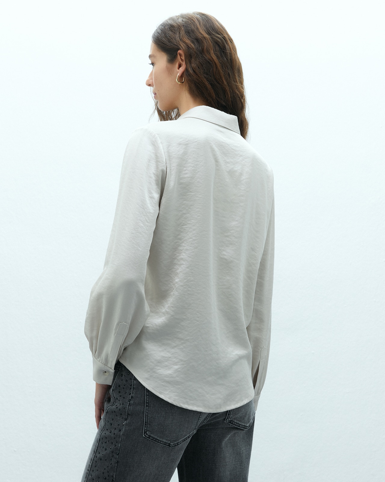 Camisa de mujer satinada cuello camisero manga larga - Andam - Crudo Crudo-3