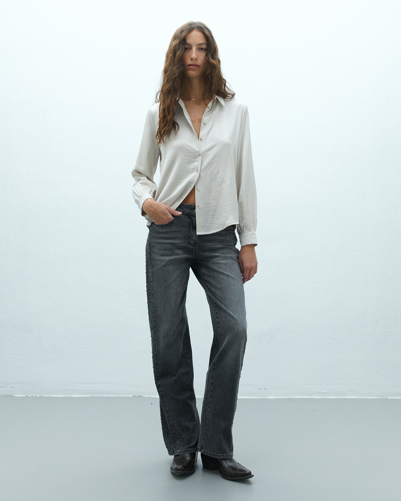 Vaquero ancho de mujer elástico con strass lateral - Andam - Gris Gris-1
