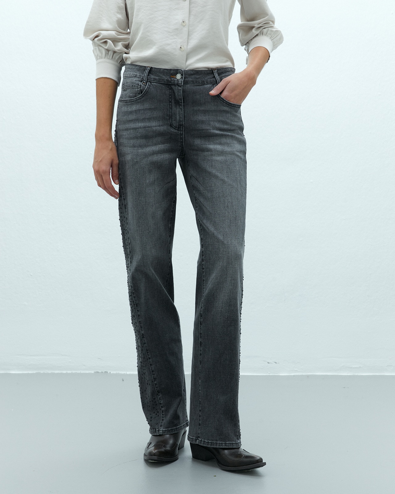Vaquero ancho de mujer elástico con strass lateral - Andam - Gris Gris-2