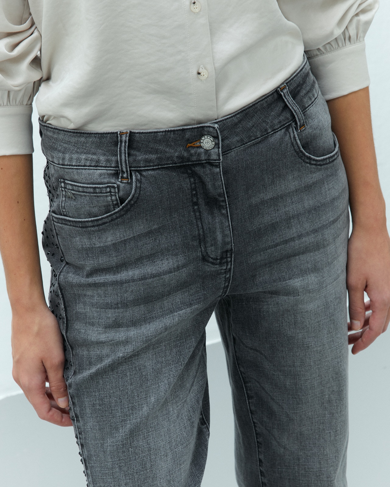 Vaquero ancho de mujer elástico con strass lateral - Andam - Gris Gris-5