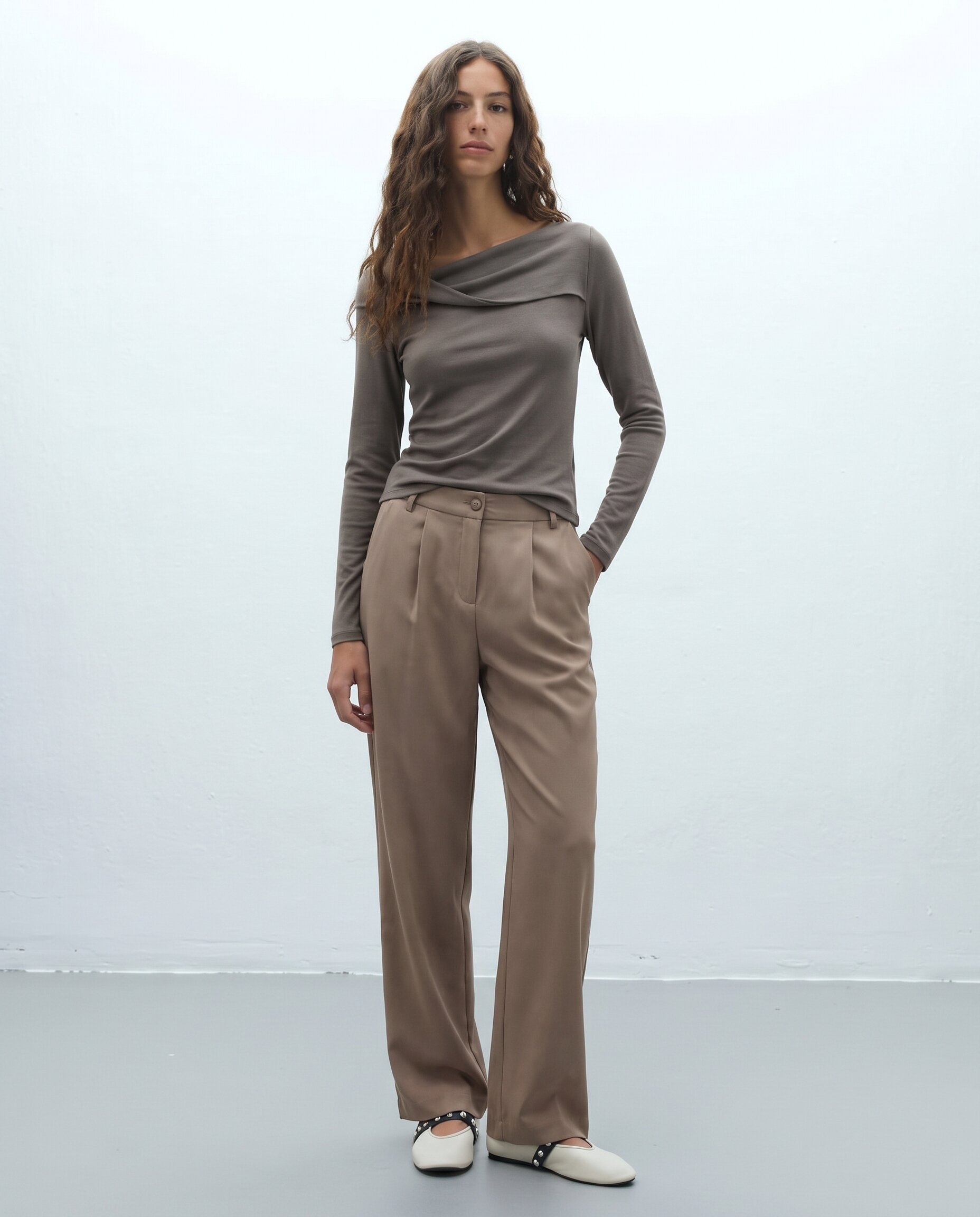Pantalón recto de mujer antelina con pinzas - Andam - Verde Verde-1