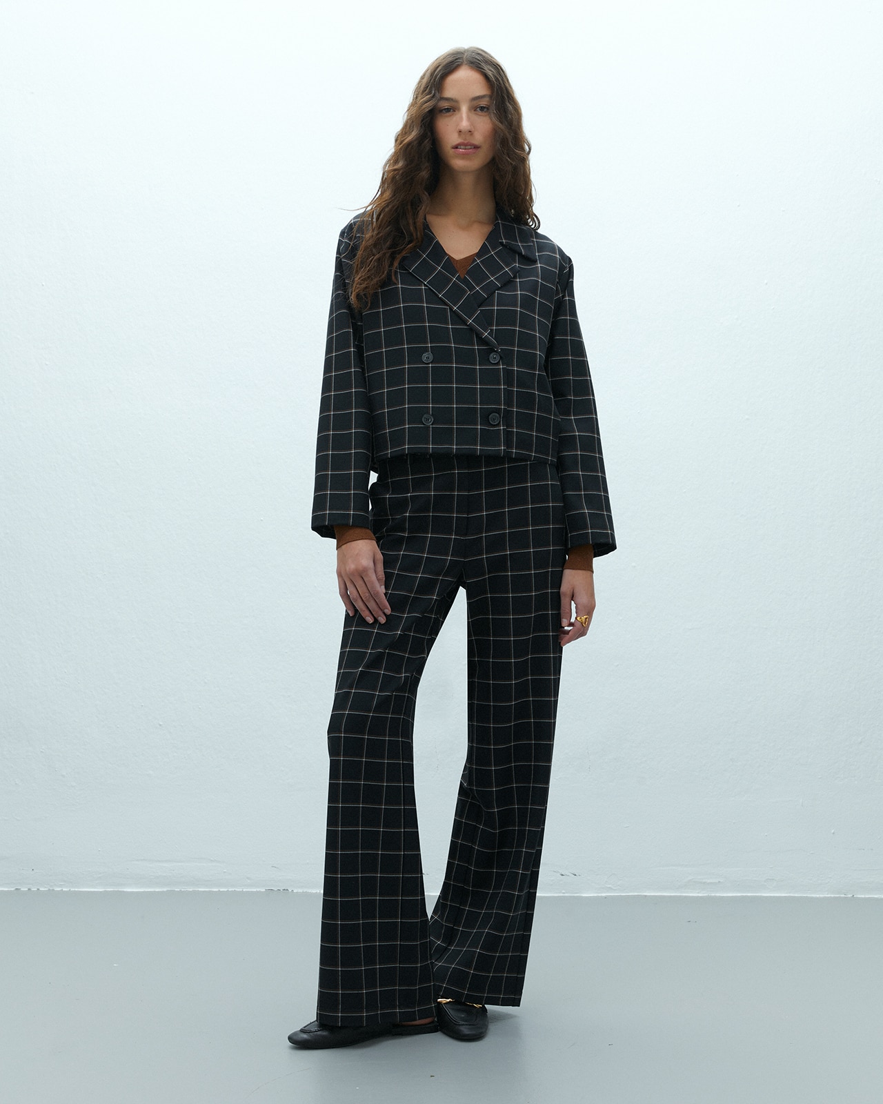 Blazer corta de mujer semicruzada estampada cuadros - Andam - Negro Negro-1