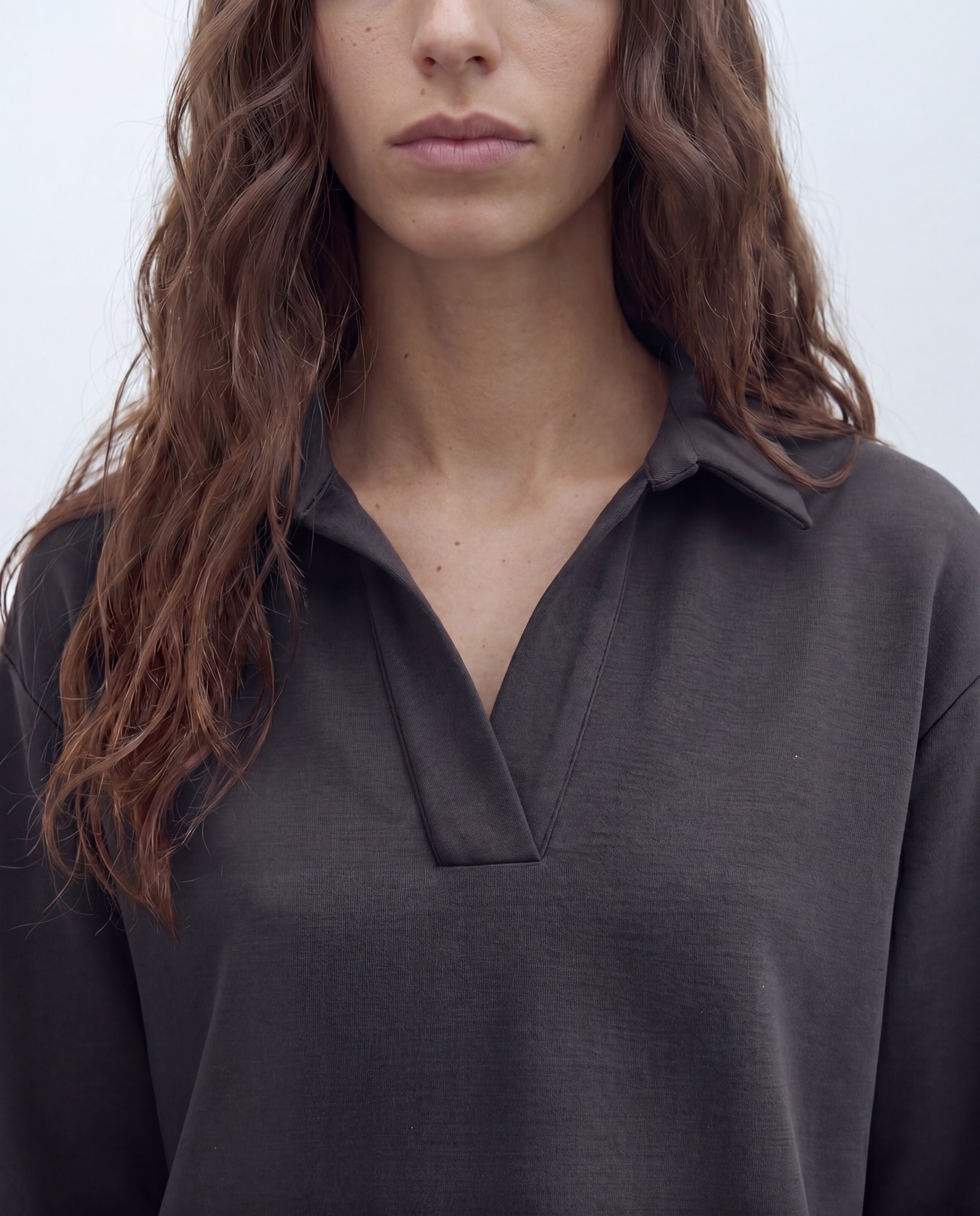 Sudadera de mujer cuello camisero forma pico - Andam - Gris Gris-4