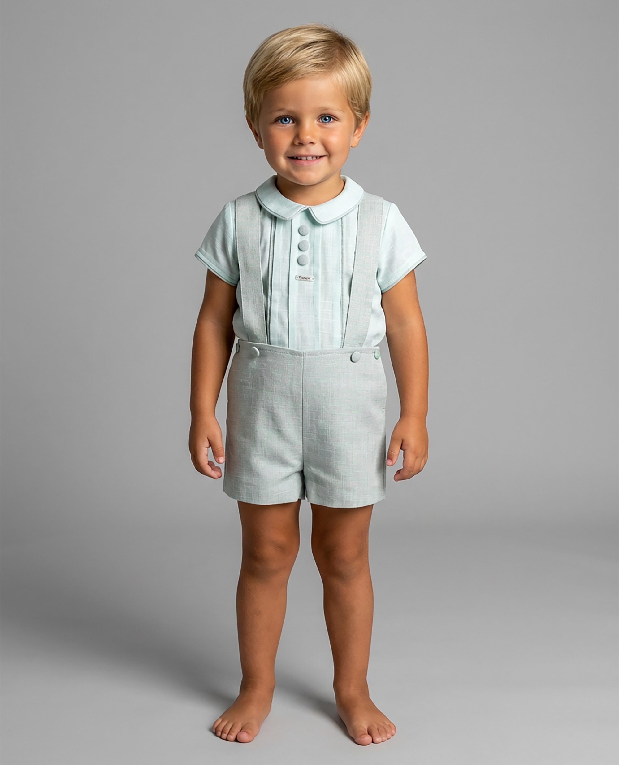 Imagen 0 de Conjunto de bebé niño blusa rayas y pantalón corto de tirantes Verde Agua