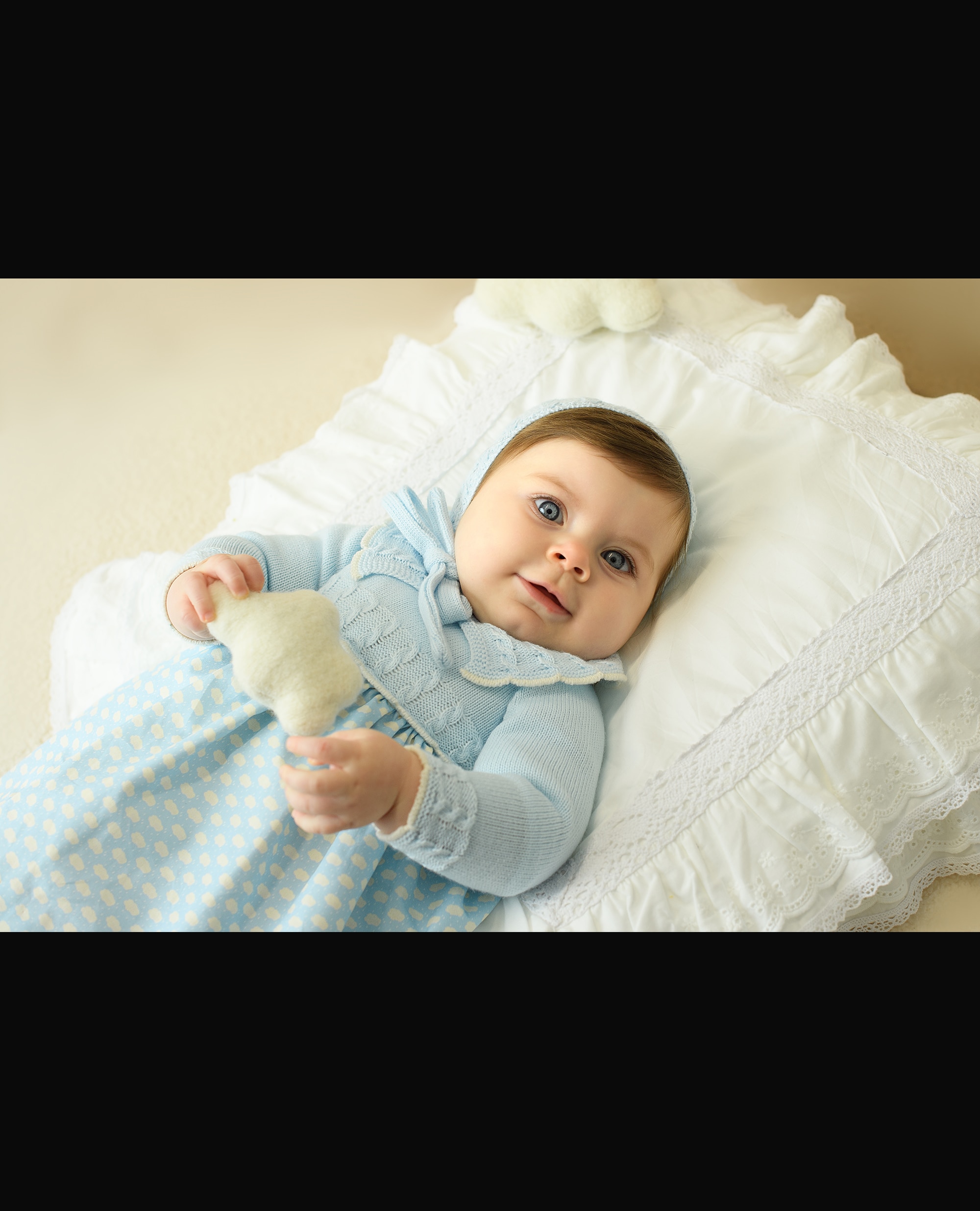 Faldón bebé niña cuerpo punto con volante y falda estampada nubes - Foque - Azul celeste Azul celeste-1