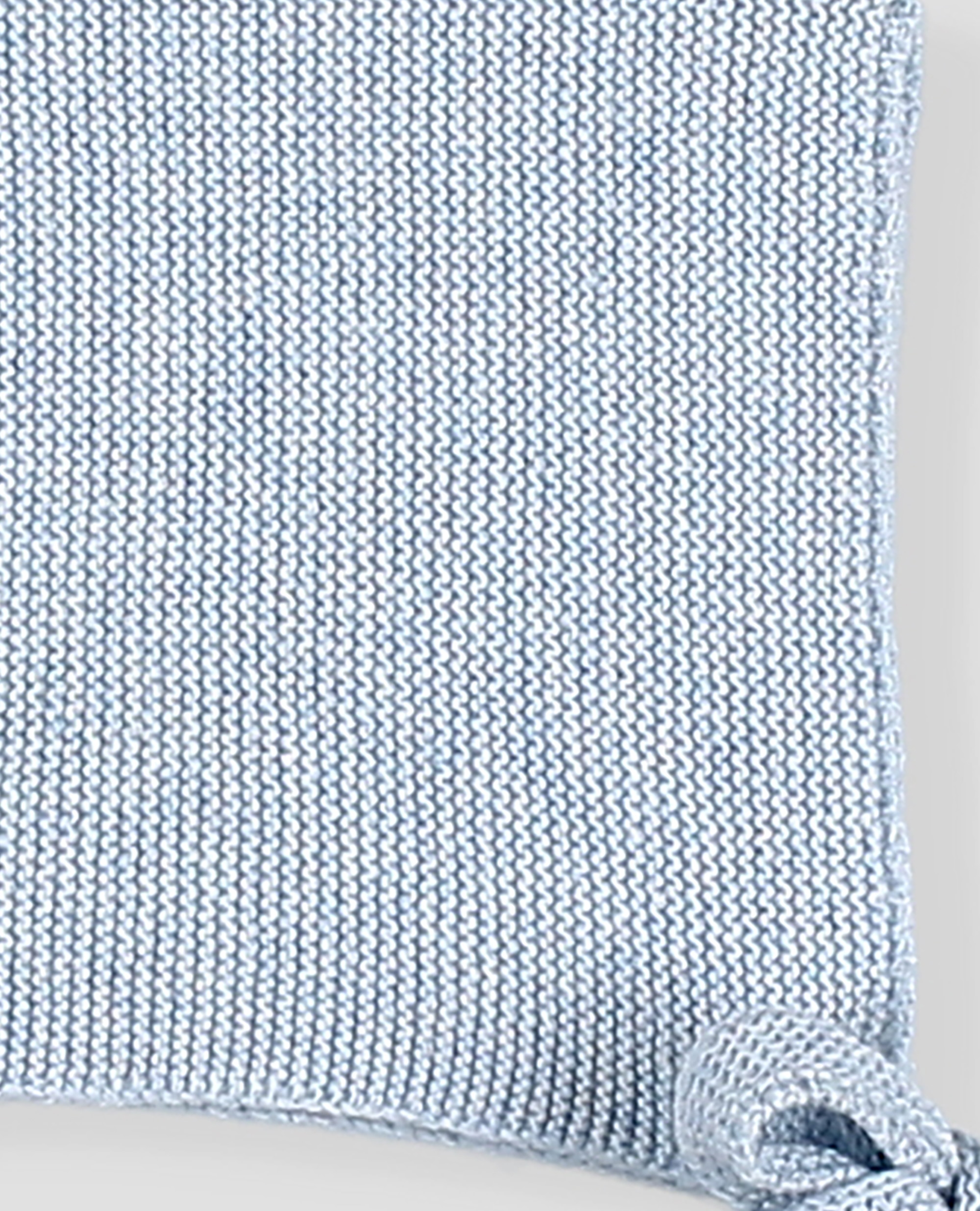 Capota de punto bobo con pompón en la punta y lazada de punto - Foque - Azul celeste Azul celeste-2