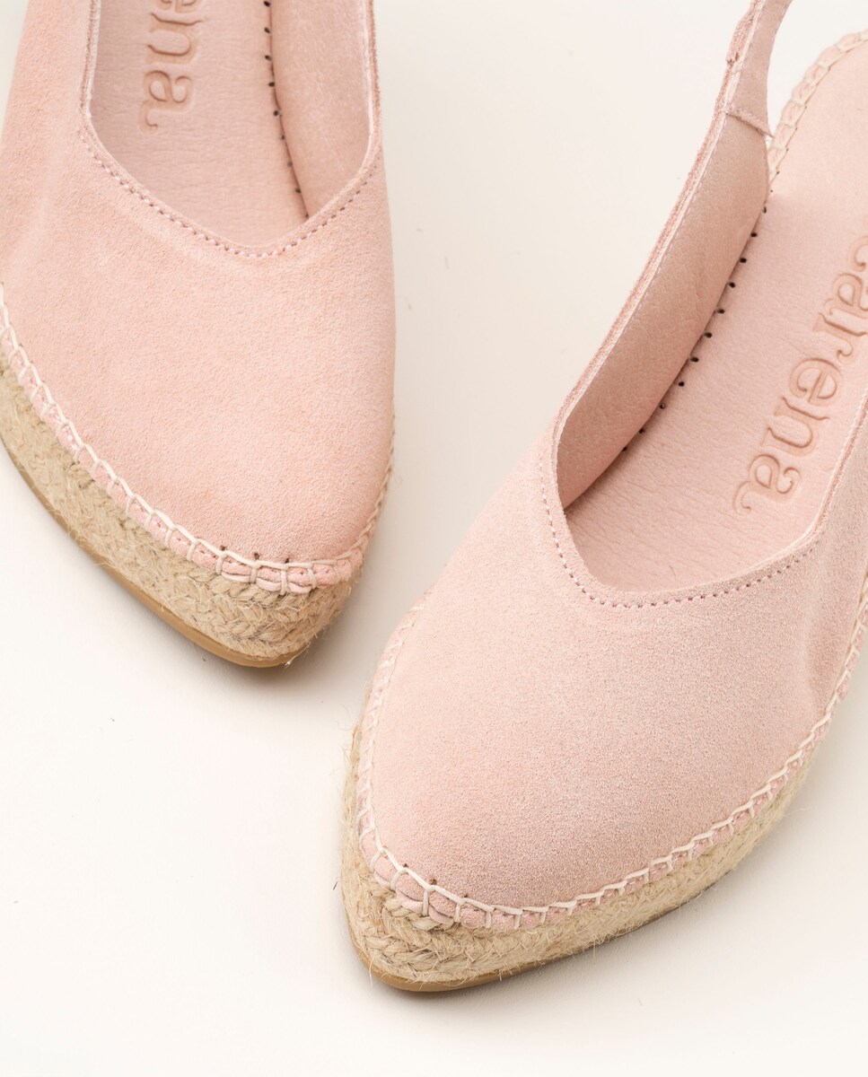 Alpargatas de cuña de mujer elaborada en serraje con punta fina