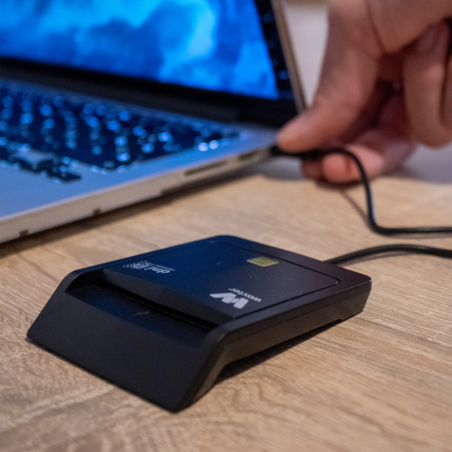 Lector DNI Electrónico Woxter, Lector DNIe USB C + Adaptador USBC a USB A - Rojo Rojo-3