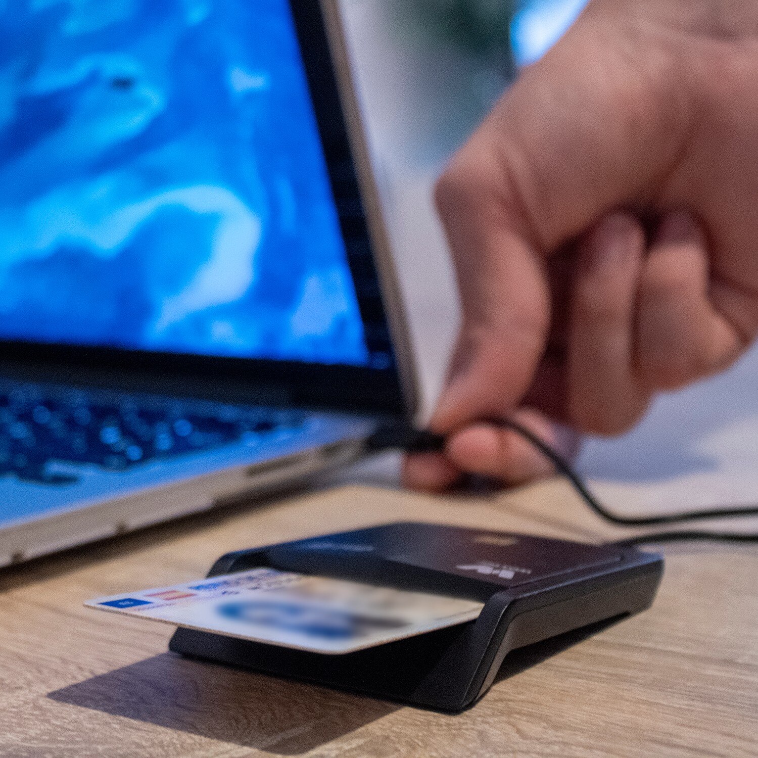 Lector DNI Electrónico Woxter, Lector DNIe USB C + Adaptador USBC a USB A - Rojo Rojo-6