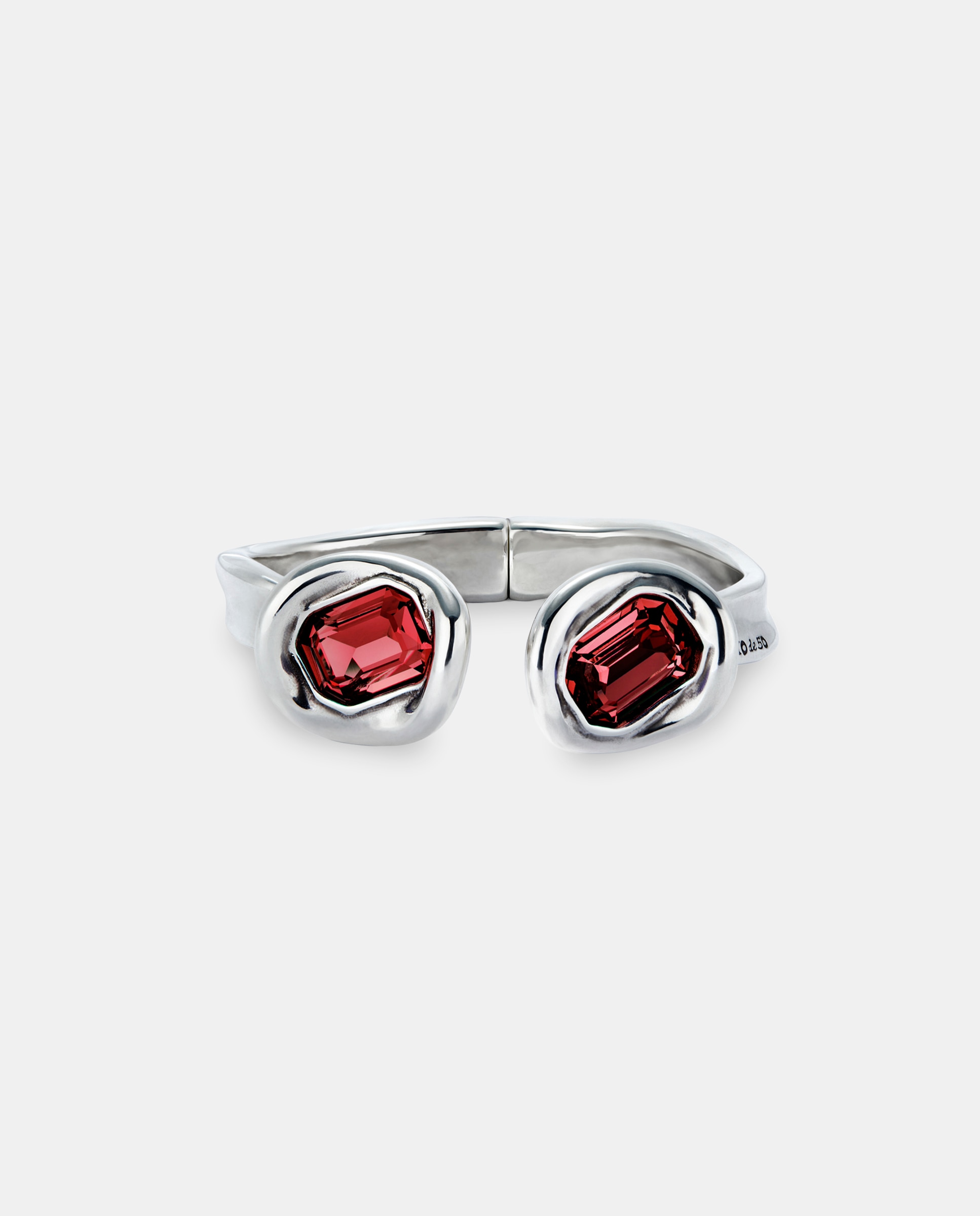 Pulsera rígida bañada en con dos cristales facetados rojos - UNO de 50 - Plata Plata-1
