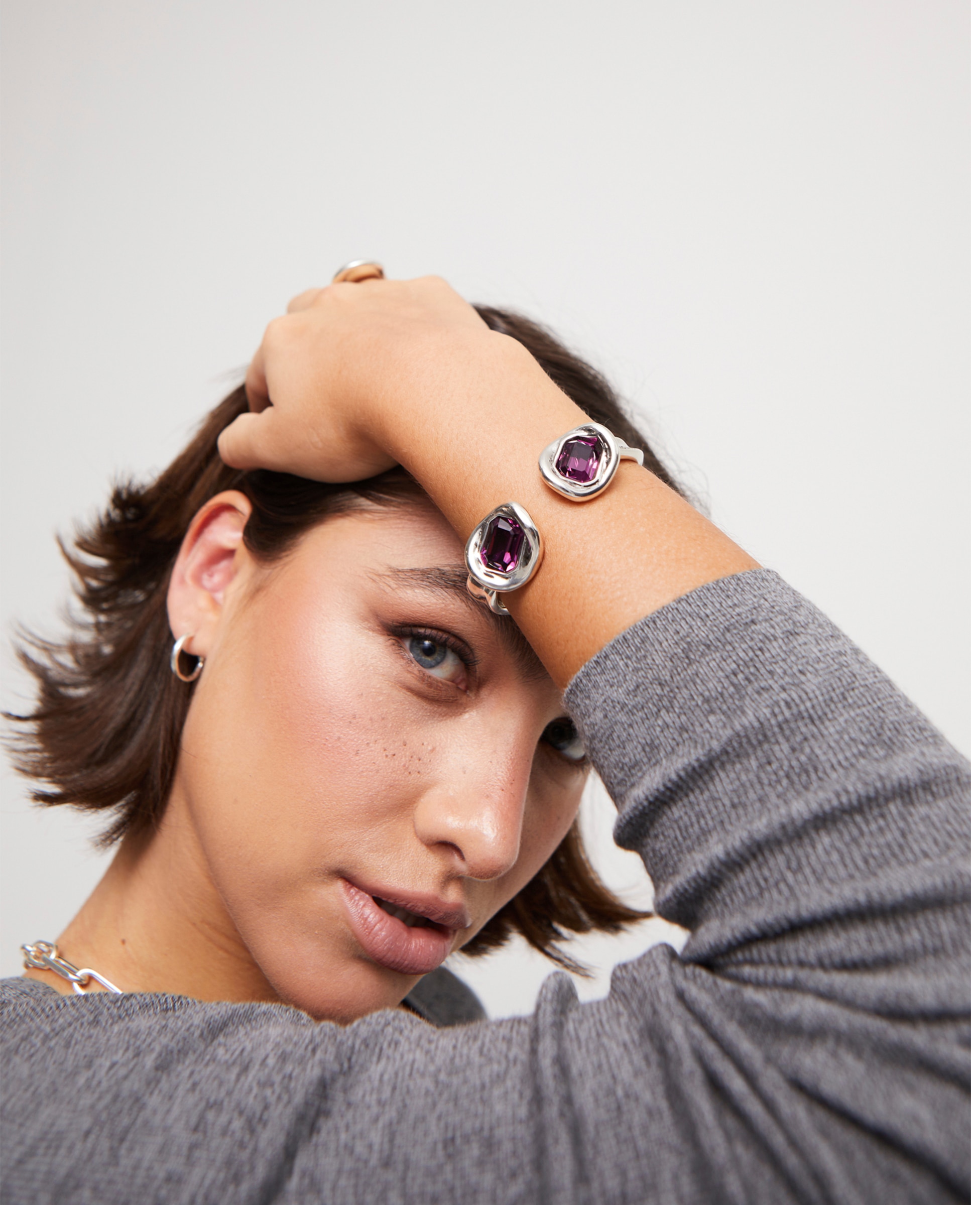 Pulsera rígida bañada en con dos cristales facetados rosas - UNO de 50 - Plata Plata-4